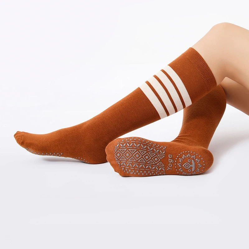 Meias femininas respiráveis de silicone para ioga, antiderrapantes, de algodão, até o joelho, para mulheres, fitness, dança, balé, esportes, pilates, meias com aderência
